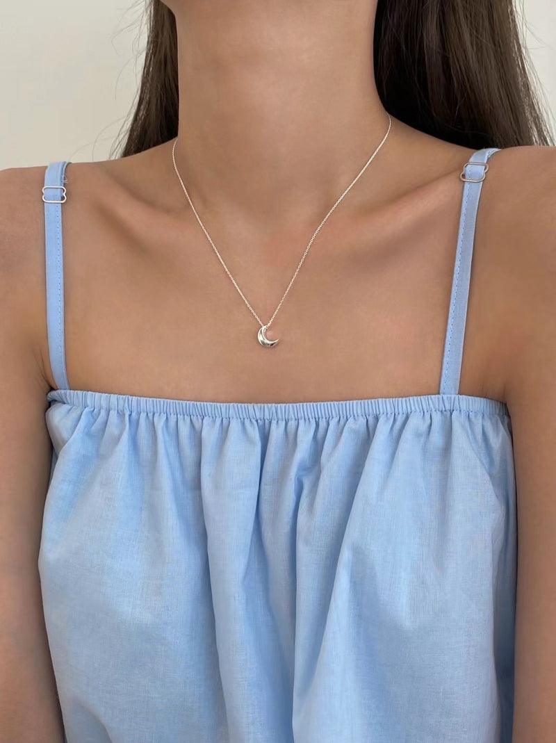 The Crescent Moon Necklace