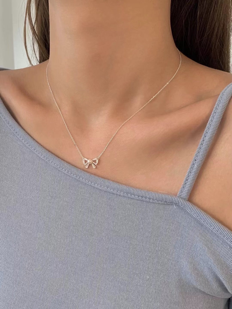 Ribbon Cubic Necklace