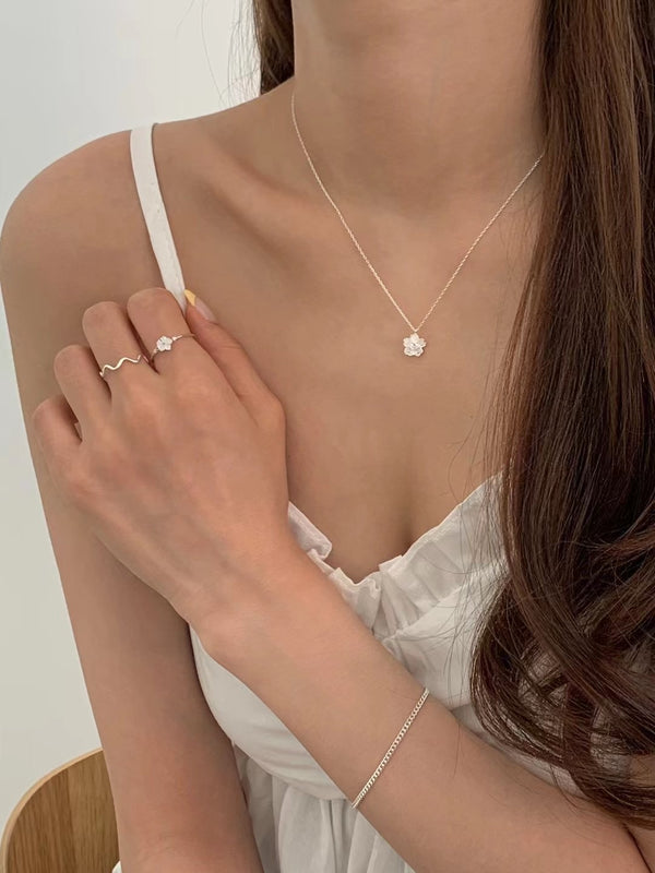 Daisy Necklace