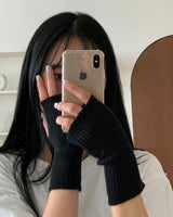 SHORT WINTER HAND GLOVES