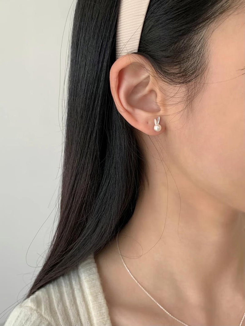 RABBIT PEARL EARRINGS