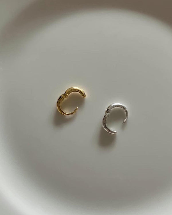 SIMPLE ONE TOUGH EARRINGS