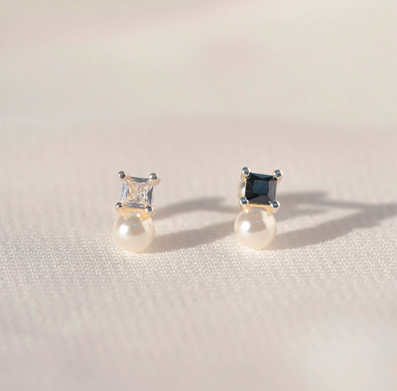 SQUARE CUBIC PEARL PIERCING