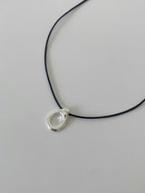 OVAL PENDANT NECKLACE