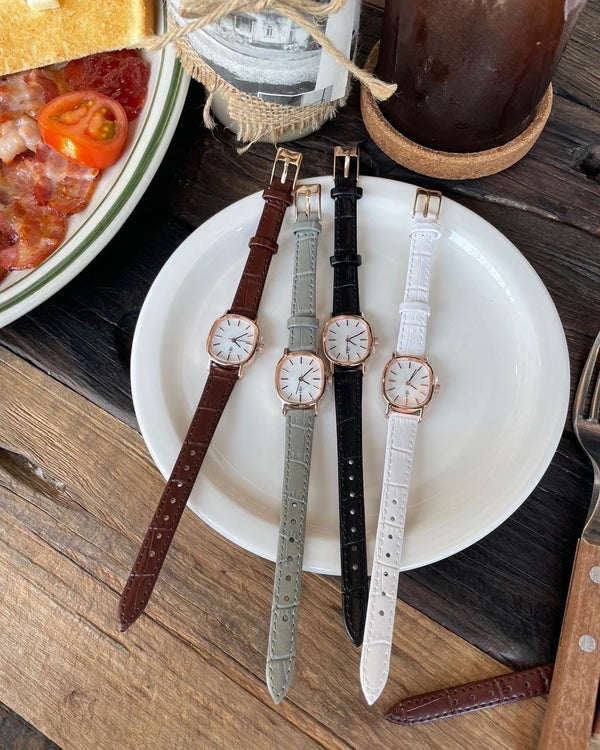 CLASSIC LEATHER WATCH