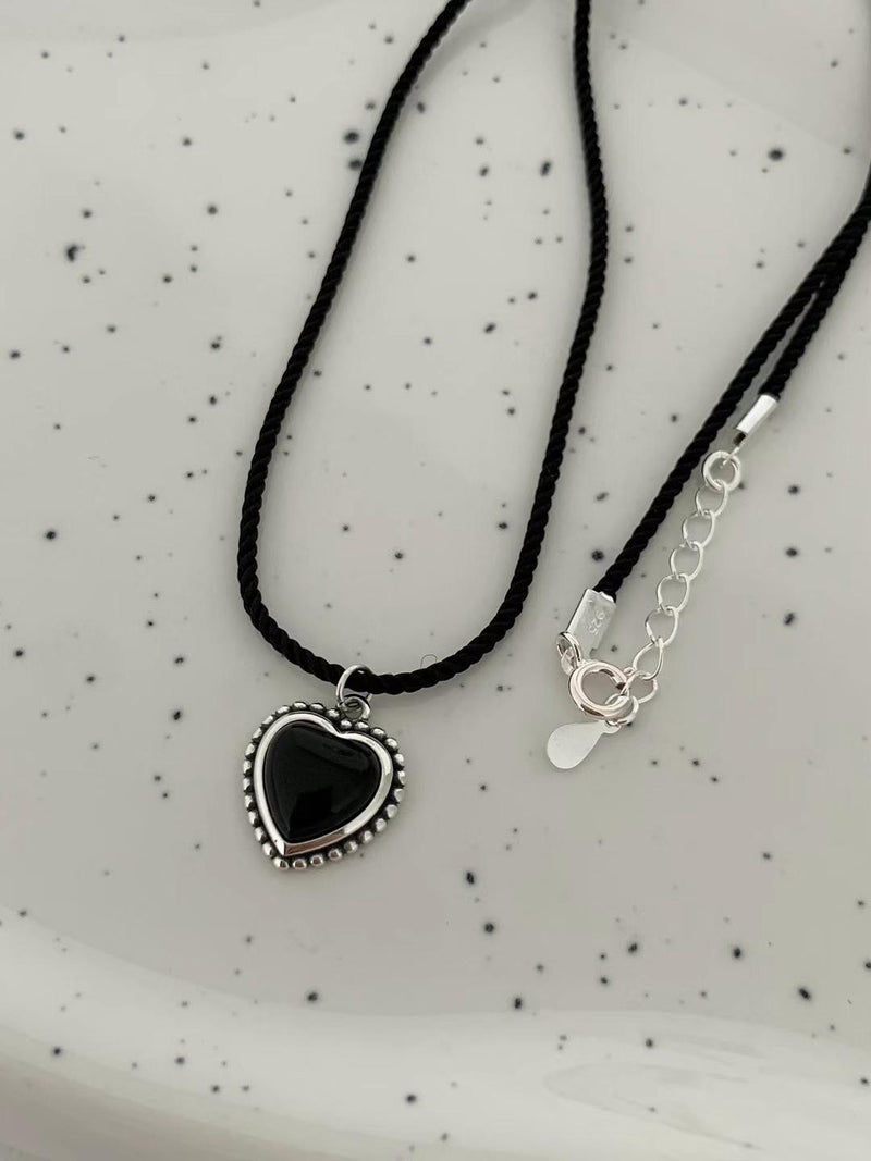 VINTAGE HEART NECKLACE