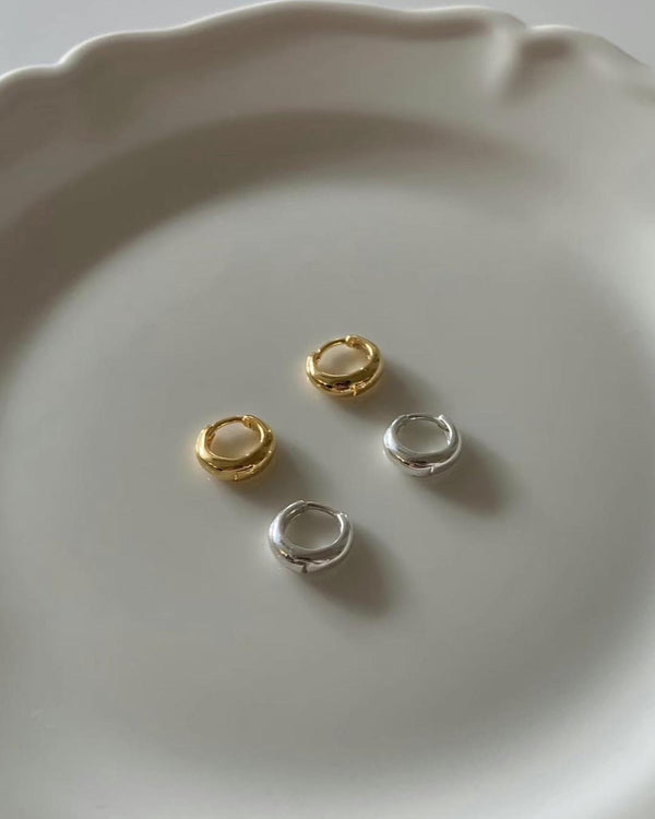 SIMPLE ONE TOUGH EARRINGS