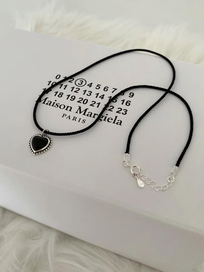 VINTAGE HEART NECKLACE